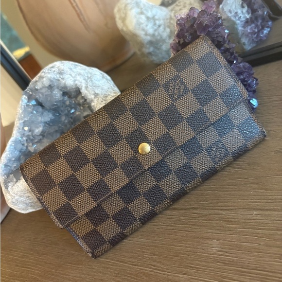 Louis Vuitton Damier Canvas Wallet - Picture 1 of 16